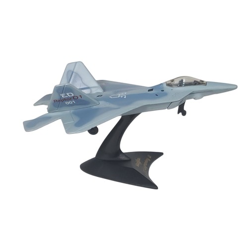 Maisto Lockheed YF-22 Lightning II Stealth Fighter Diecast Replica With Stand - Picture 5 of 11