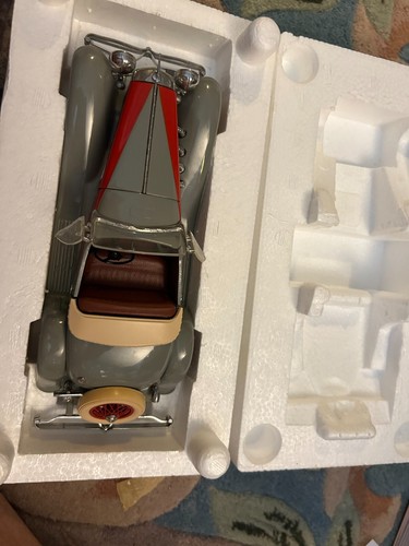 DANBURY MINT 1935 DUESENBERG SSJ SPEEDSTER 1:24 *GREY & RED IN BOX - NO PAPERS - Picture 5 of 10