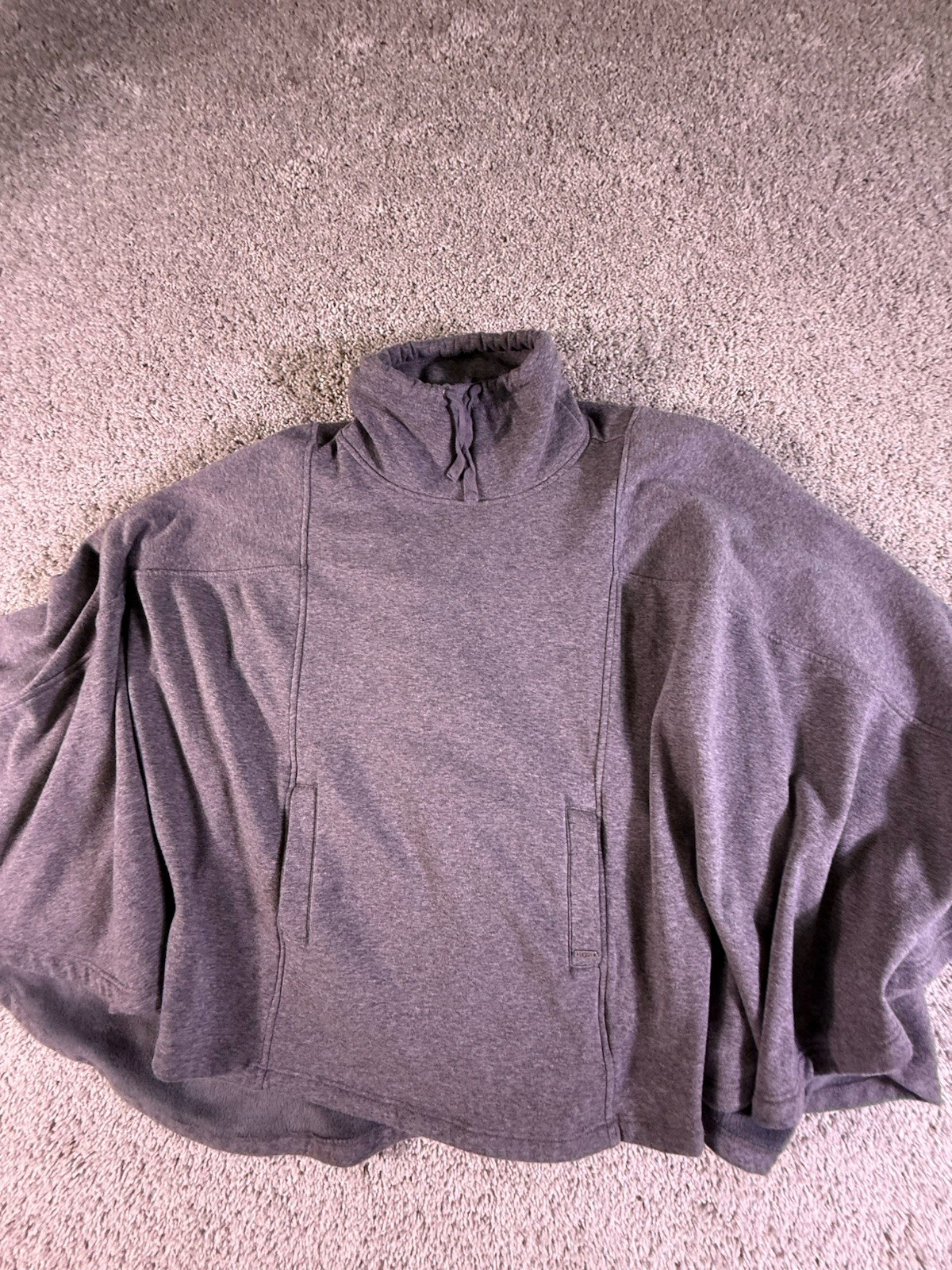 UGG Charlynne Cozy Soft Heather Gray Pullover Poncho Cape W/ Pockets Women M/L