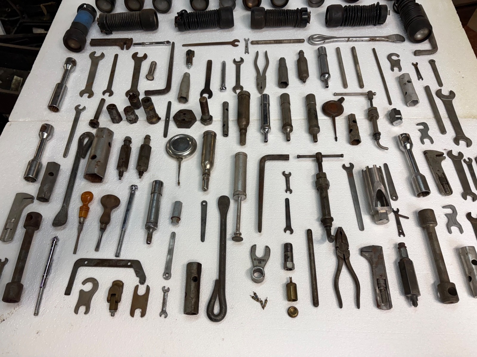 ROLLS ROYCE SPUR, BENTLEY MULSANNE TURBO R TOOL KIT. LARGEST INVENTORY ON EARTH