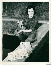 1940 Photo Marjorie Molleneaux Cold Spring Harbor Ny Catches Trout Sports 7X9