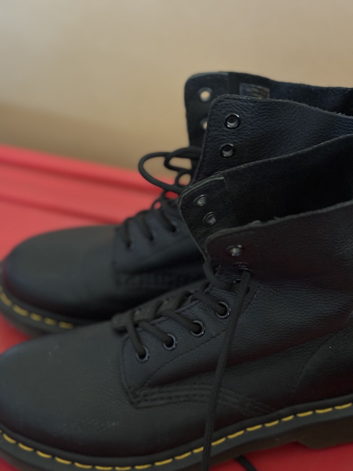 Dr Martens Boots Womans Size 8 L Black
