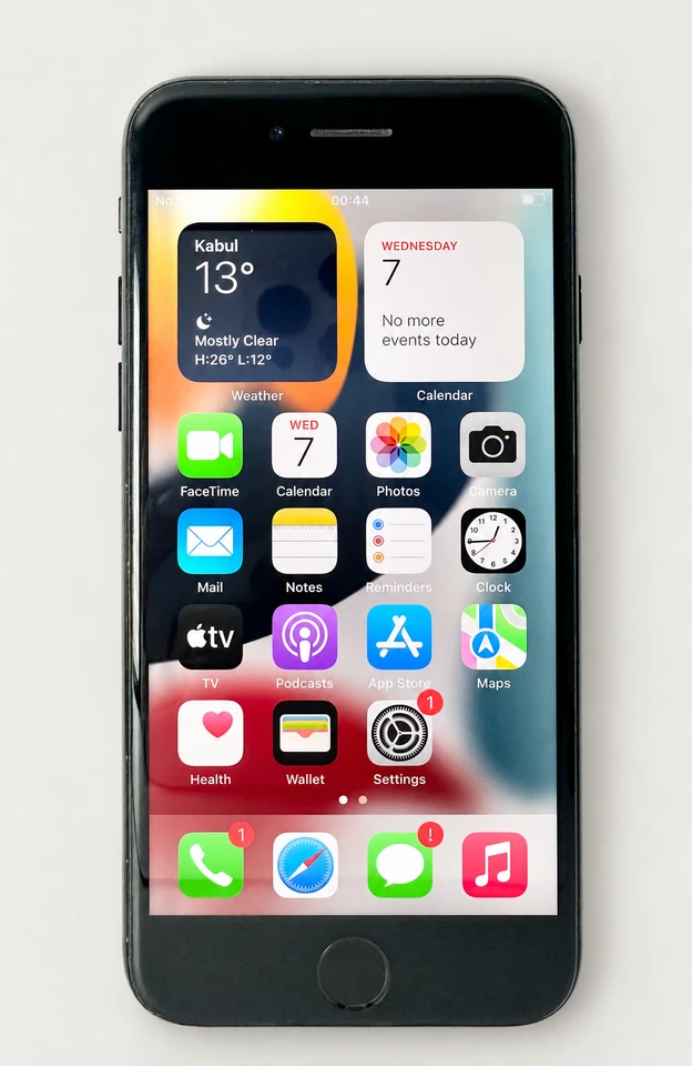 Apple iPhone 7 · 32GB, photo 1 of 5