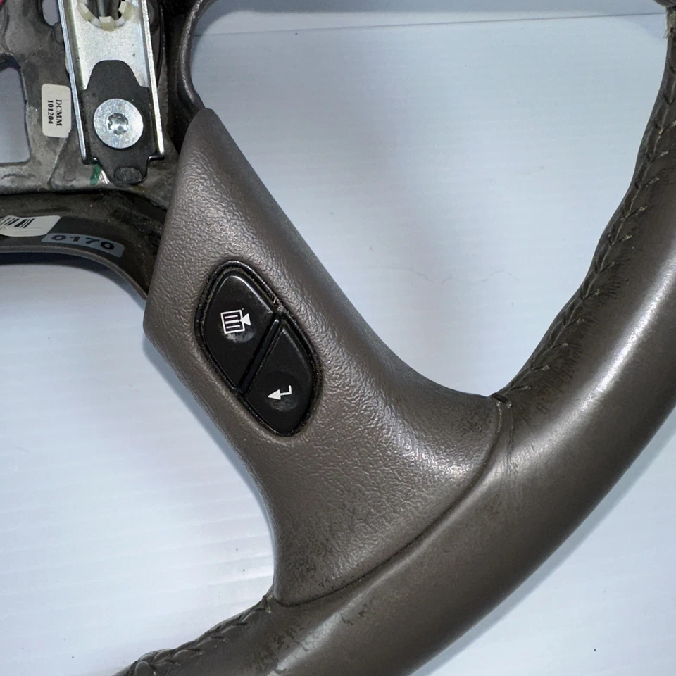 2003-2006 Escalade Cadillac Steering Wheel Leather Wood Grain 03 04 06 P15188751 - Image 4 of 4