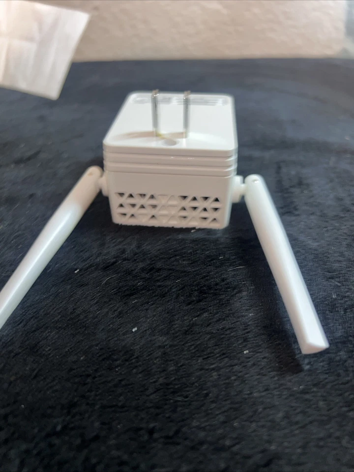 NETGEAR AC1200 Wi-Fi Range Extender - EX6120 - Image 3 of 4