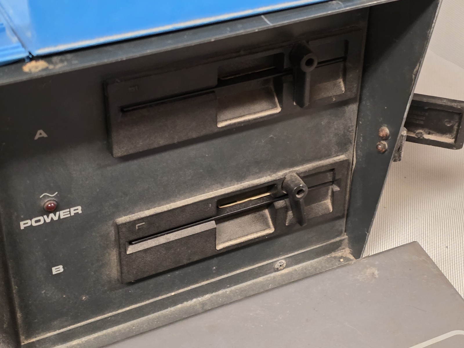Vintage Kaypro 4 IV Computer For Parts or Repair PN 81-015 W/ Floppy ...