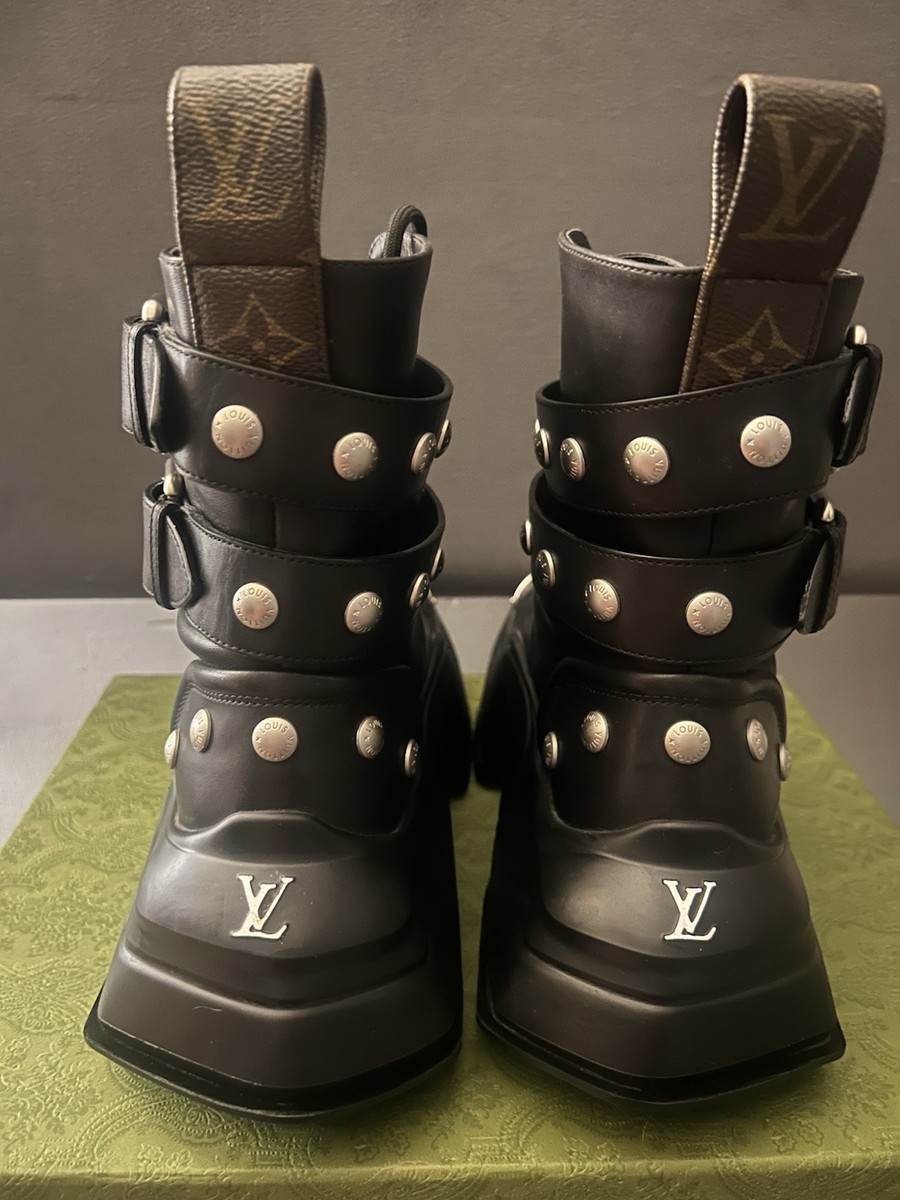 【Maya☆ミ様】Louis Vuitton 本革ブーツ 黒 23cm Louis Vuitton Black Leather biker Boots Buckle Studded Metal Toe