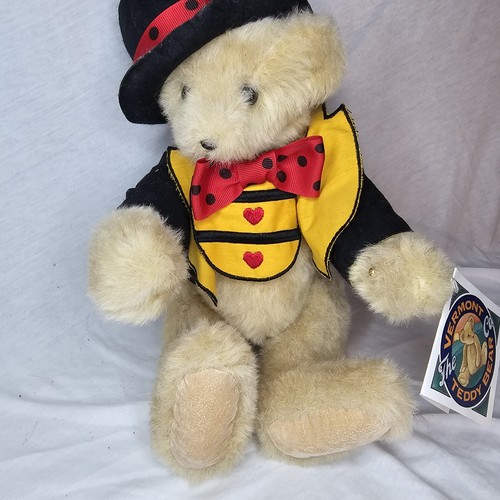 Vermont Teddy Bear 'Love Bugs' I Love You Heart Bowtie Valentines Romantic - Picture 4 of 7