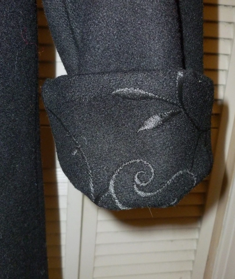 Beautiful Vintage 1980s Komitor Wool Coat Plus Size 1X Black Embroidered USA - Image 3 of 4