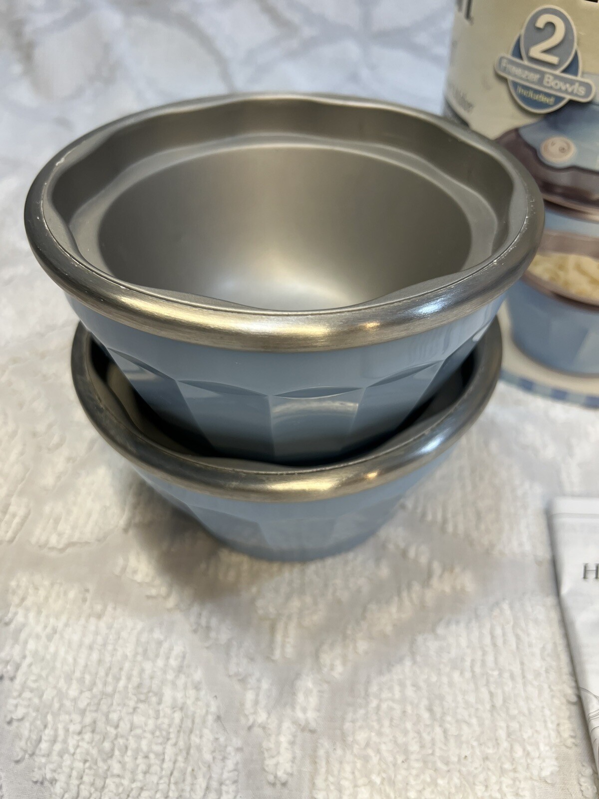 Hamilton Beach Half Pint Ice Cream Maker Blue 2 Freezer Bowls W/ Recipes 68550E