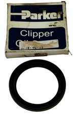 NEW IN BOX Parker 3QTR08 Oil Seal
