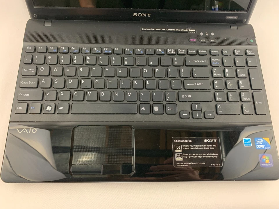 Portátil Sony VAIO PCG-71314L para piezas/reparaciones, enciende pantalla agrietada, sin disco duro Foto 3 de 4