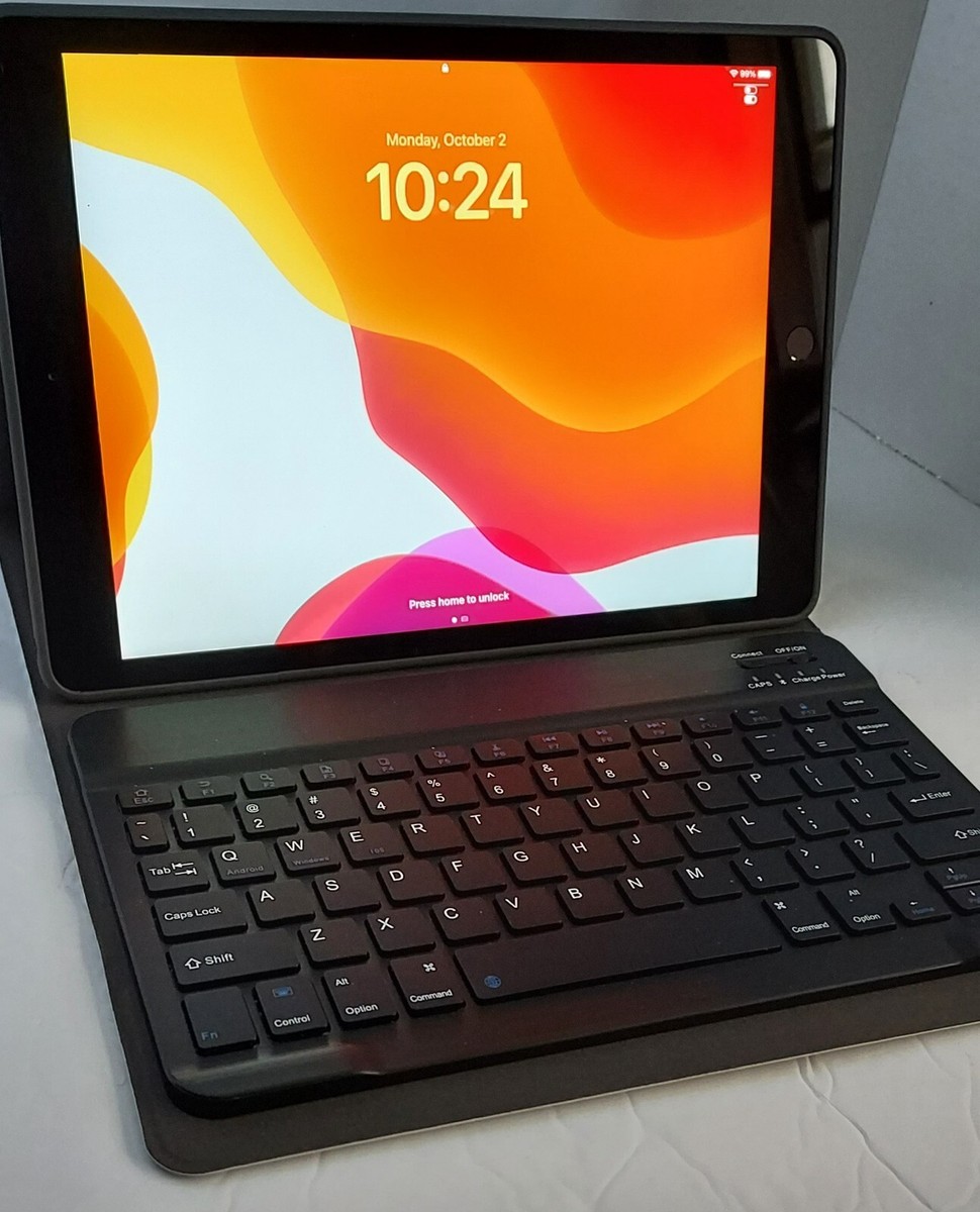 Apple iPad 7th Gen. 128GB, Wi-Fi, 10.2 in - Space Gray w/ Keyboard