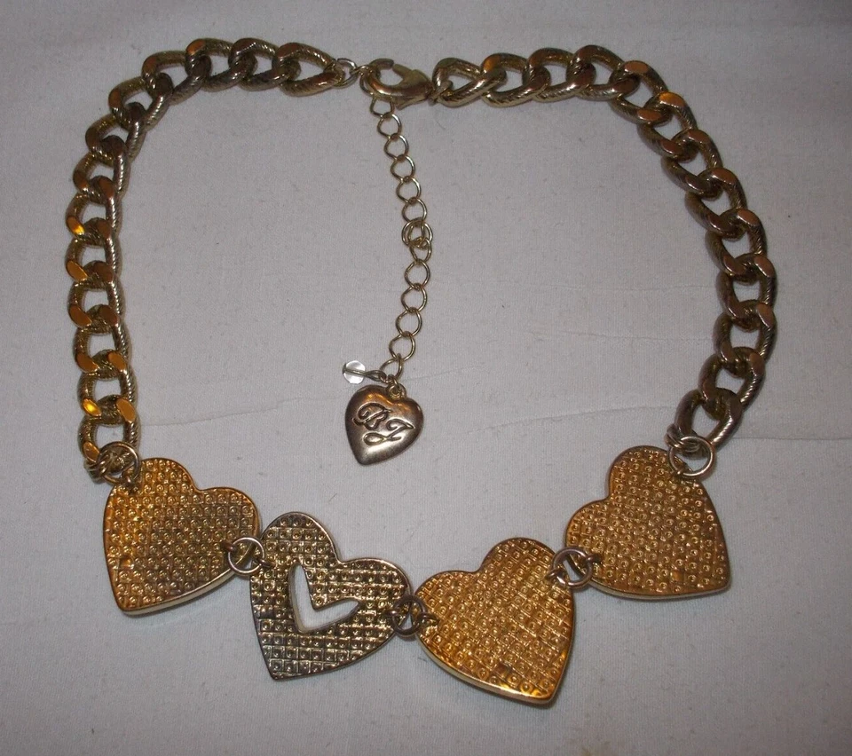 BETSEY JOHNSON RARE VINTAGE LEOPARD FOUR HEARTS STATEMENT NECKLACE PREOWNED - Image 4 of 4