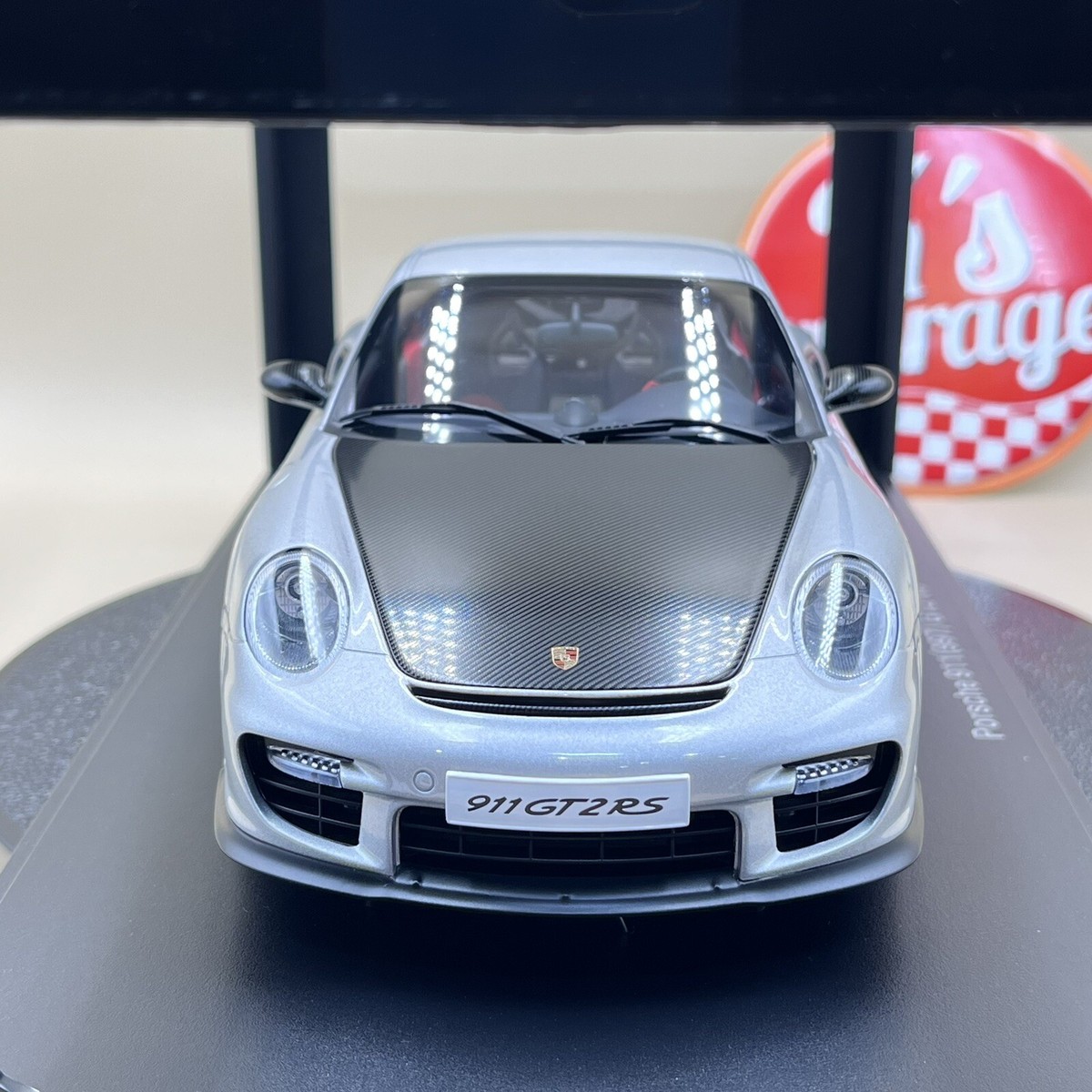 AUTOart 1/18 Porsche 911 997 Gt2 RS Silver carbon hood AUTOart 1/18 Porsche 911 997 Gt2 RS Silver carbon hood