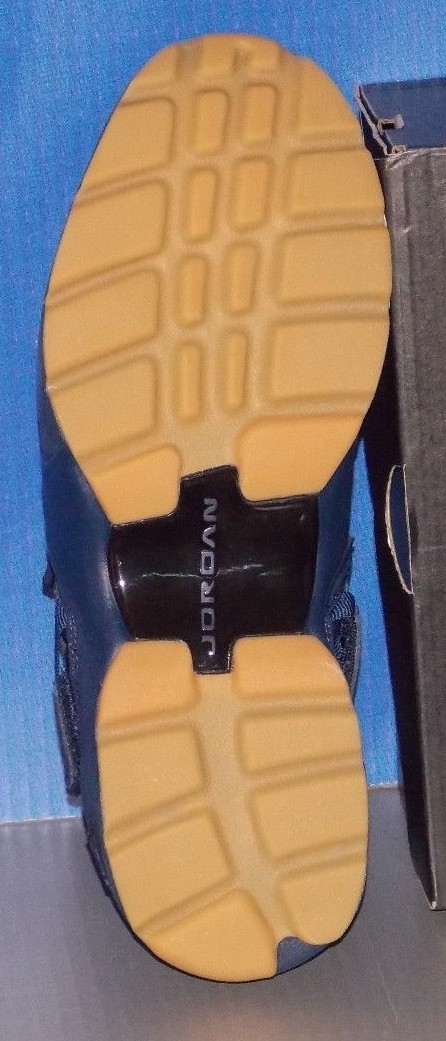 MENS NIKE JORDAN TRUNNER LX MIDNIGHT NAVY BLACK GUM YELLOW SIZE 8.5 e37388 MENS NIKE JORDAN TRUNNER LX MIDNIGHT NAVY BLACK GUM YELLOW SIZE 8.5 e37388