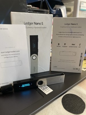 Ledger Nano S Cryptocurrency Bitcoin Hardware Wallet - Matte Black FACTORY RESET
