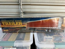 Moebius Models 53 foot Smooth Side Trailer Factory Seal Box Plastic Model 1303