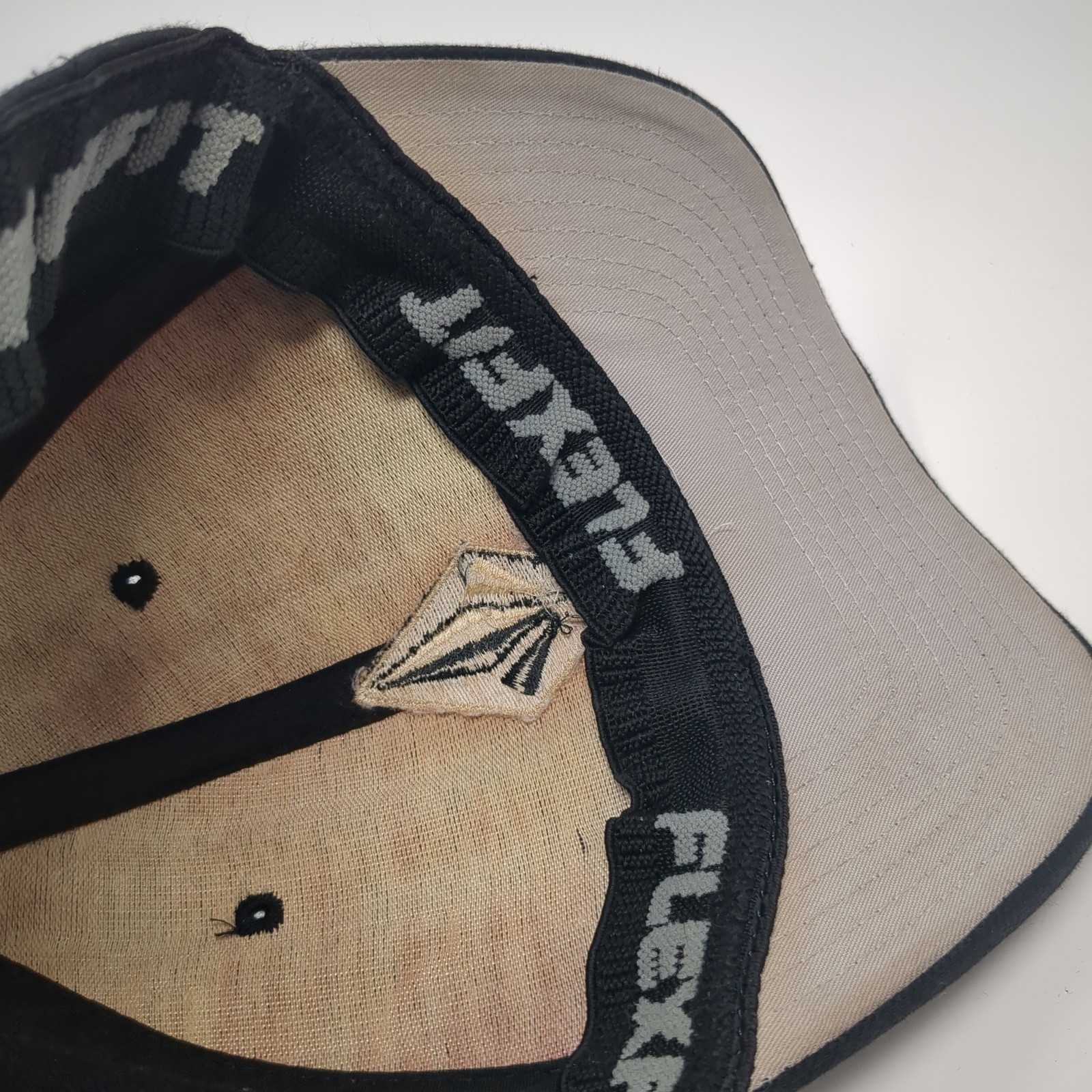 Volcom Stone Fitted Hat Black Medium Embroidered … - image 7