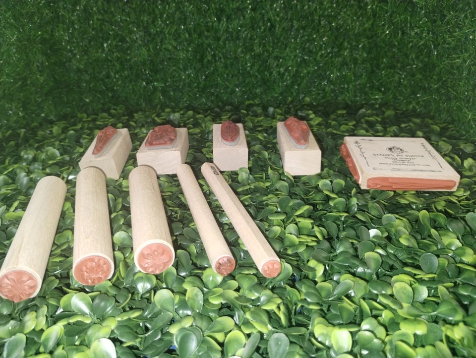 Lote de 10 estampillas de goma montadas en madera con palo y mini clavija de Judith de colección Foto 3 de 4