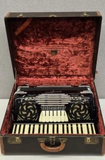 International Detriot Piano Accordion 41/120  W/ Case Tested