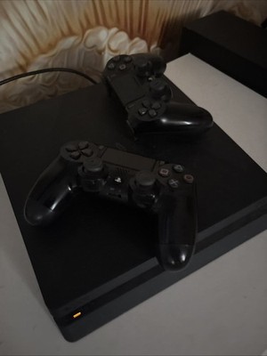 Sony PS4 Slim 500GB + 2 Controller   Schwarz (CUH-2016A)