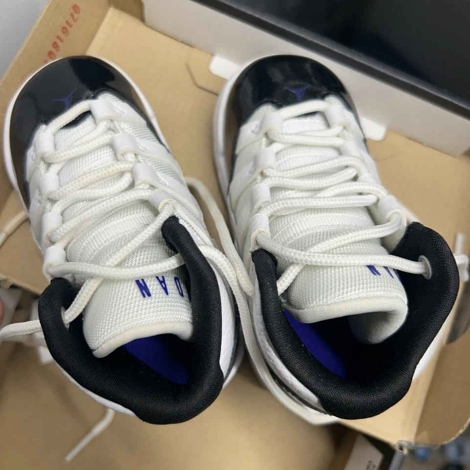 Zapatos de baloncesto Nike Air Jordan Max Aura (TD) negros/blancos para niños pequeños talla 6C nuevos con caja Foto 4 de 4