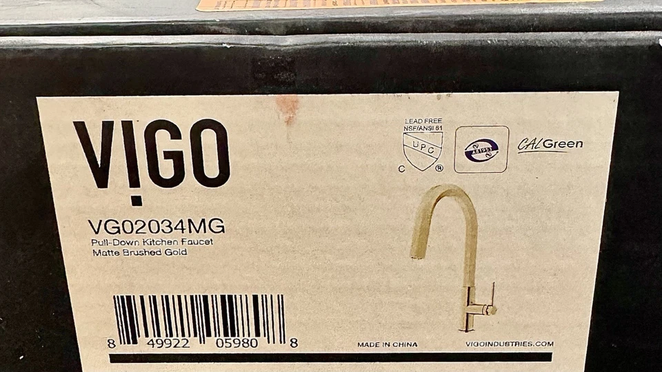 Grifo de cocina Vigo VG02034 Hart 1,8 GPM 1 agujero - dorado cepillado mate Foto 2 de 2