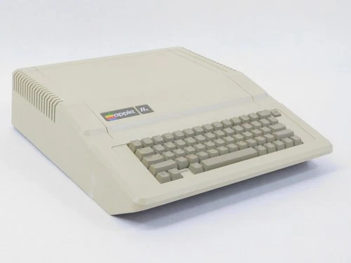 Apple IIe A2S2064 Enhanced Vintage Computer w/ Cards (powers up, needs work)