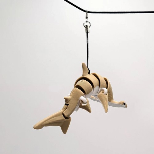 Hammerhead Shark Keychain Suitable for Christmas gifts, 3d printed gifts. - Picture 3 of 12