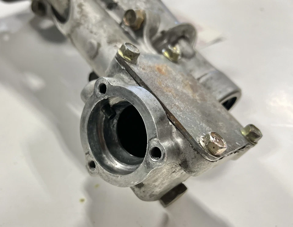 Carcasa eje trasero transmisión manual Mazda Rx7 S2 S3 FB 1981-1985 Foto 2 de 4