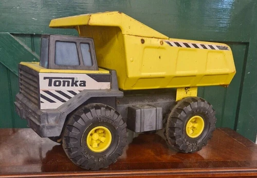 Large Tonka dump truck.  Metal body. Good condition.