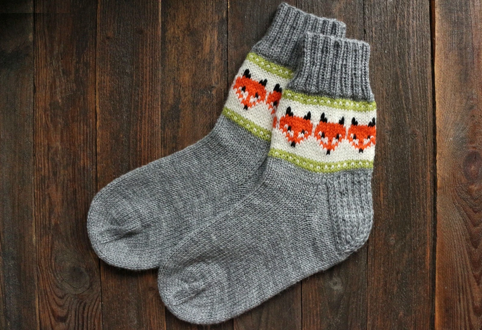 Knit wool socks, EU 38-40, US 7-8.5, UK 5-6.5, unisex adult winter socks, fox