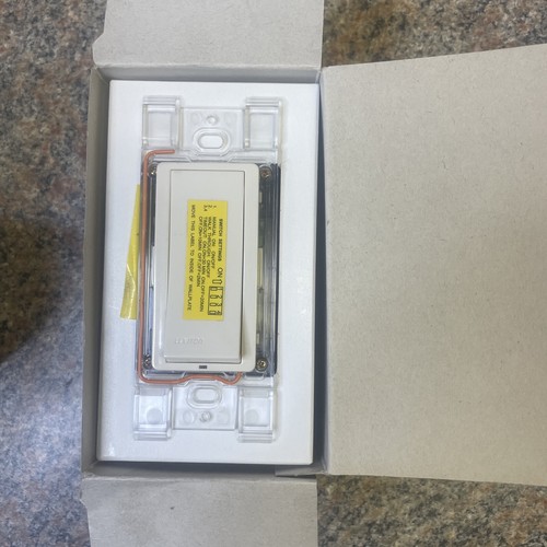 Leviton LT-AlD Wireless Momentary Wall Switch WSS10-DT. - Picture 2 of 2