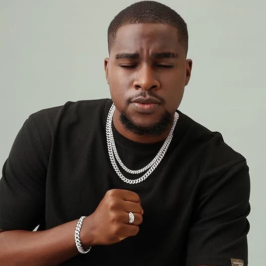 Collar de cadena de eslabones cubanos Miami de 6 mm de ancho corte redondo moissanita chapado en oro de 14 k Foto 3 de 4