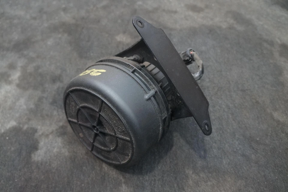 Bomba de smog de inyección de aire de emisión secundaria 11727571591 Rolls Royce Phantom 2004 Foto 3 de 4