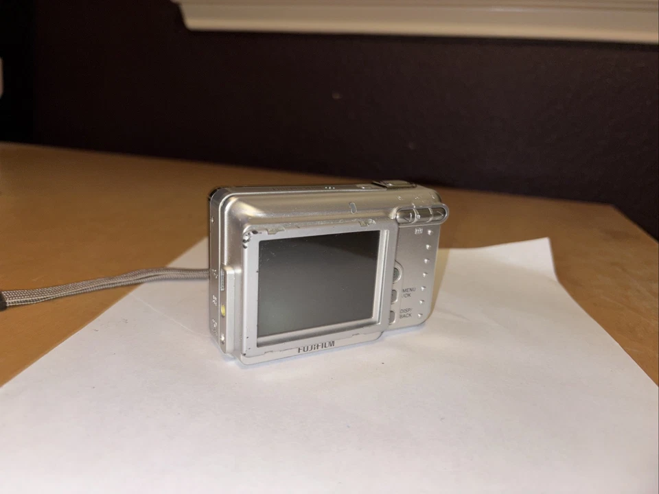 FUJIFILM FinePix A700 7.3MP Digital Camera - Silver - Image 4 of 4