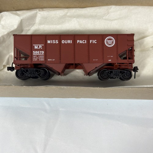 Accurail HO Missouri Pacific MP 2 Bay Hopper Car # 58679 | Condition: Used