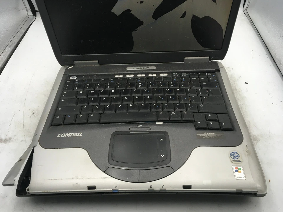 HP PRESARIO 2100 -FOR PARTS/DAMAGED CASE- INTEL PENTIUM 4 - 256MB RAM  -READ- BB - Image 3 of 4