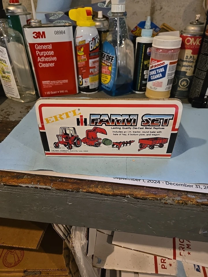 Ertl 1/64 Scale IH Farm Set #1859  Tractor; Baler; Plow; Wagon  NIB - Image 4 of 4