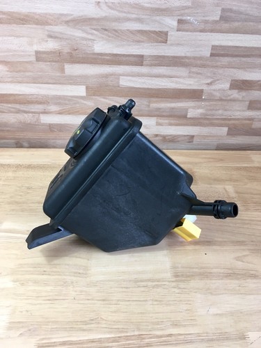 Coolant Expansion Tank fits BMW 525i 525xi 528i 530i 535i 545i 550i 645Ci - Picture 3 of 9