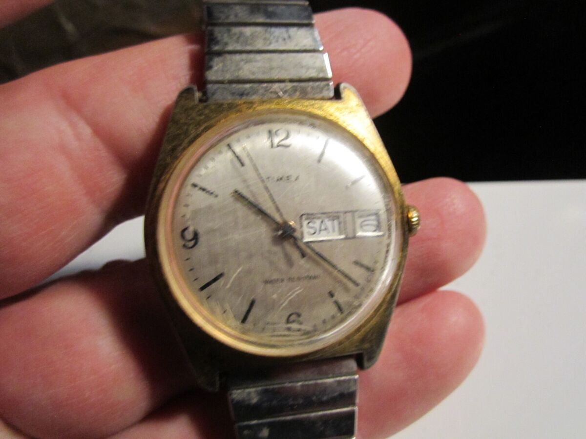 VINTAGE TIMEX AUTOMATIC WATCH FITS 8 1/2 VINTAGE TIMEX AUTOMATIC WATCH FITS 8 1/2