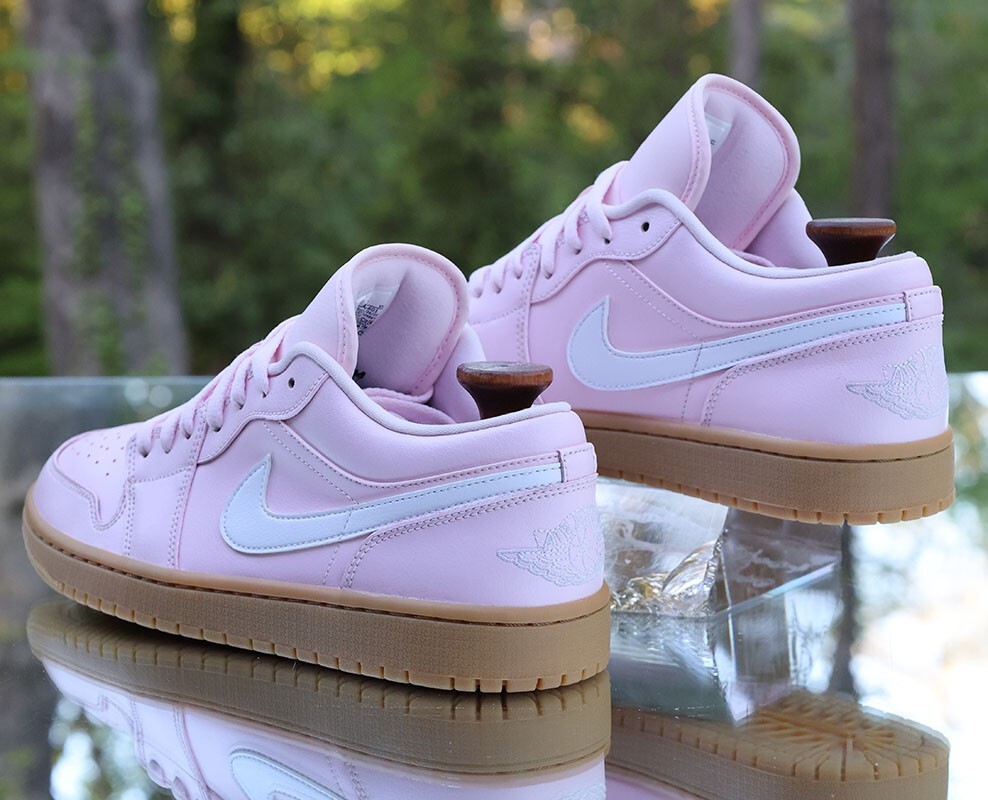 Nike Air Jordan 1 Low Arctic Pink Gum Women's Size 12 White Nike Air Jordan 1 Low Arctic Pink Gum Women's Size 12 White
