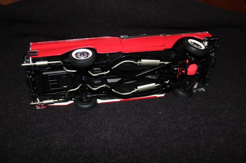 Franklin Mint 1957 Ford Skyliner 1/24 Scale Diecast - Picture 6 of 6