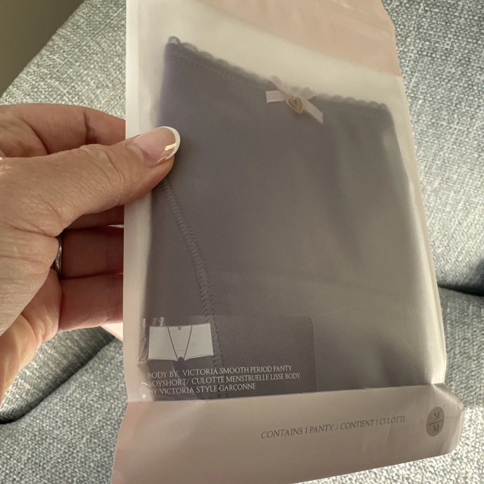 2 pares de bragas y bikini Body de Victoria Victoria’s Secret Period MED Foto 4 de 4