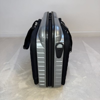 【未使用】RIMOWA Lufthansa ノートブックケース 16L 黒 RIMOWA Lufthansa Notebook Case Bolero Collection lapt 16L Wine Red