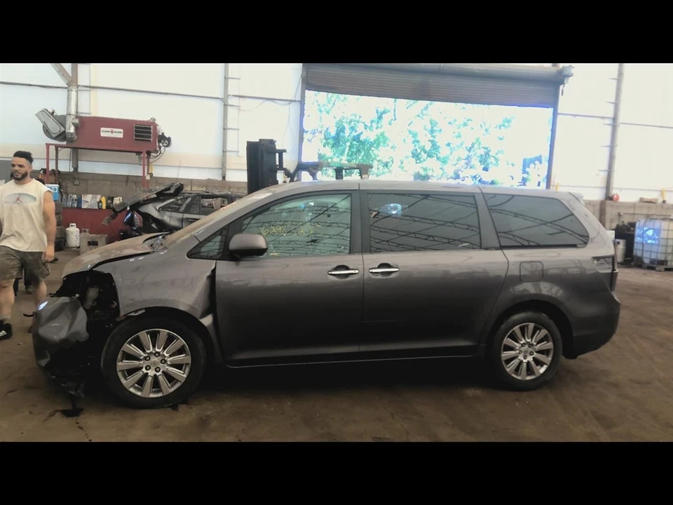 Cilindro maestro de freno compatible con 10-22 LEXUS RX350 6725377 Foto 3 de 4