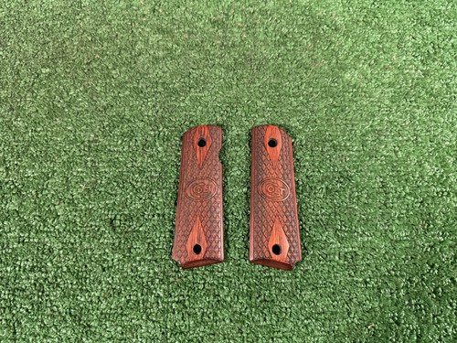 Poignées En Noyer KSD Pour Colt 1911 - Compatibles Diamond - Neuf Sous Emballage