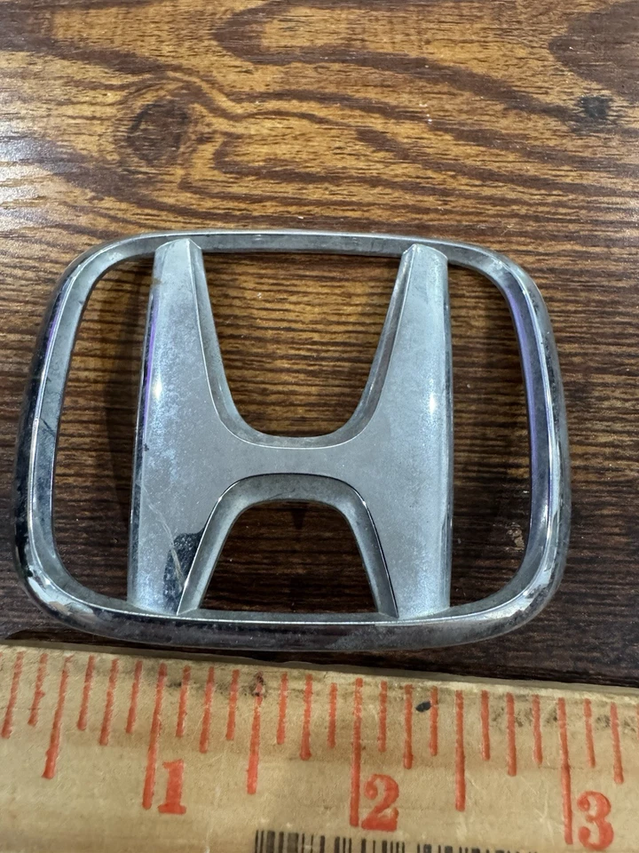 1997-2001 Honda CR-V CRV Rear Lift Tail Lift Gate Lid Logo Symbol Emblem Chrome - Image 2 of 4