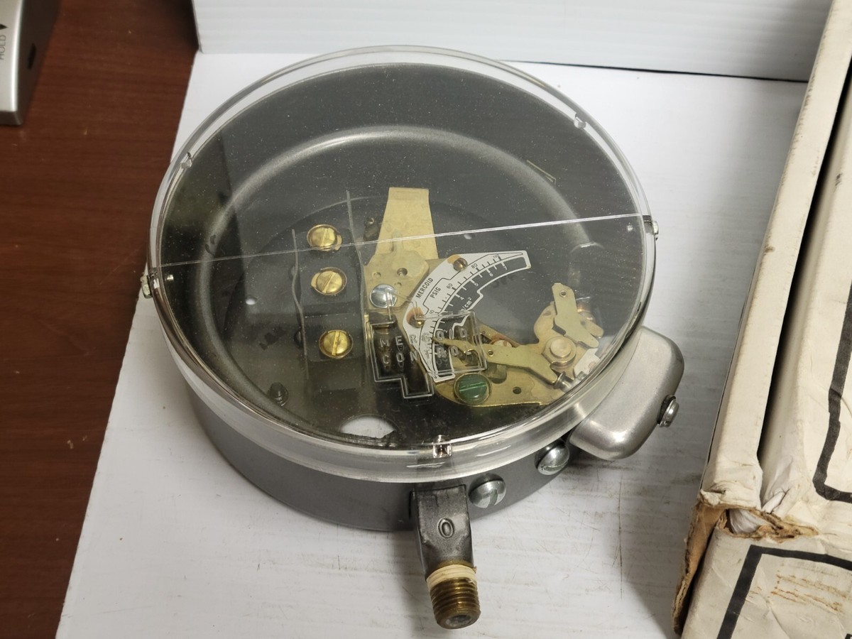 NEW MERCOID PRESSURE SWITCH DSF-7231-153-6 DSF72311536 0 NEW MERCOID PRESSURE SWITCH DSF-7231-153-6 DSF72311536 0